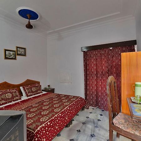 Hotel Surya Khajurāho Extérieur photo