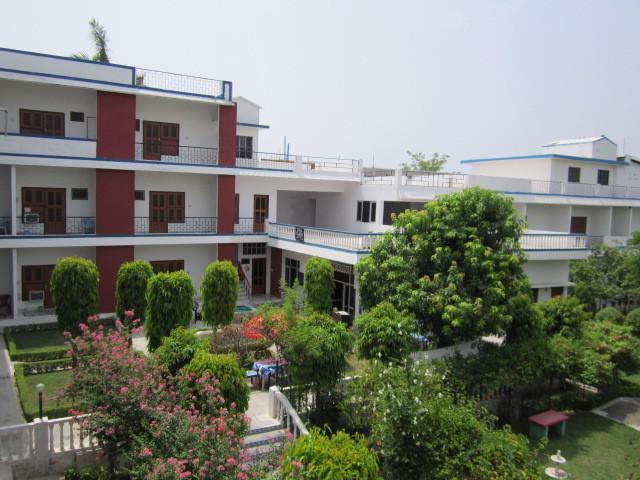 Hotel Surya Khajurāho Extérieur photo