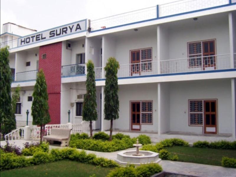 Hotel Surya Khajurāho Extérieur photo