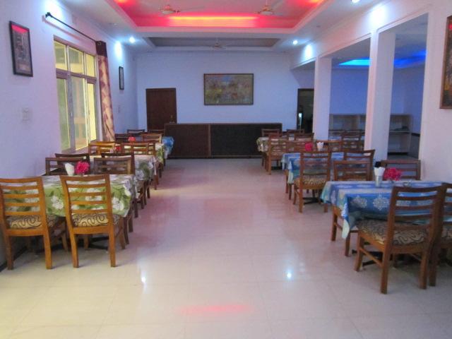Hotel Surya Khajurāho Extérieur photo
