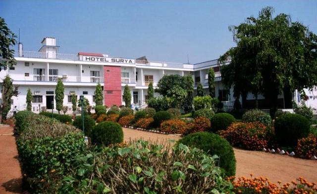 Hotel Surya Khajurāho Extérieur photo