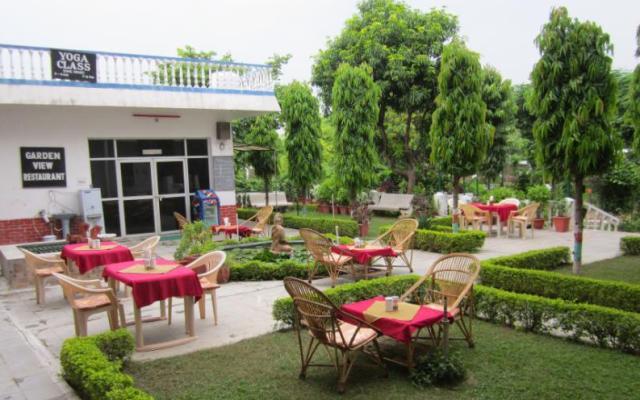 Hotel Surya Khajurāho Extérieur photo